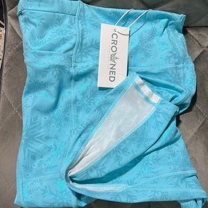 NWT Crowned Athletics Snowflake Queen Elsa leggings XS